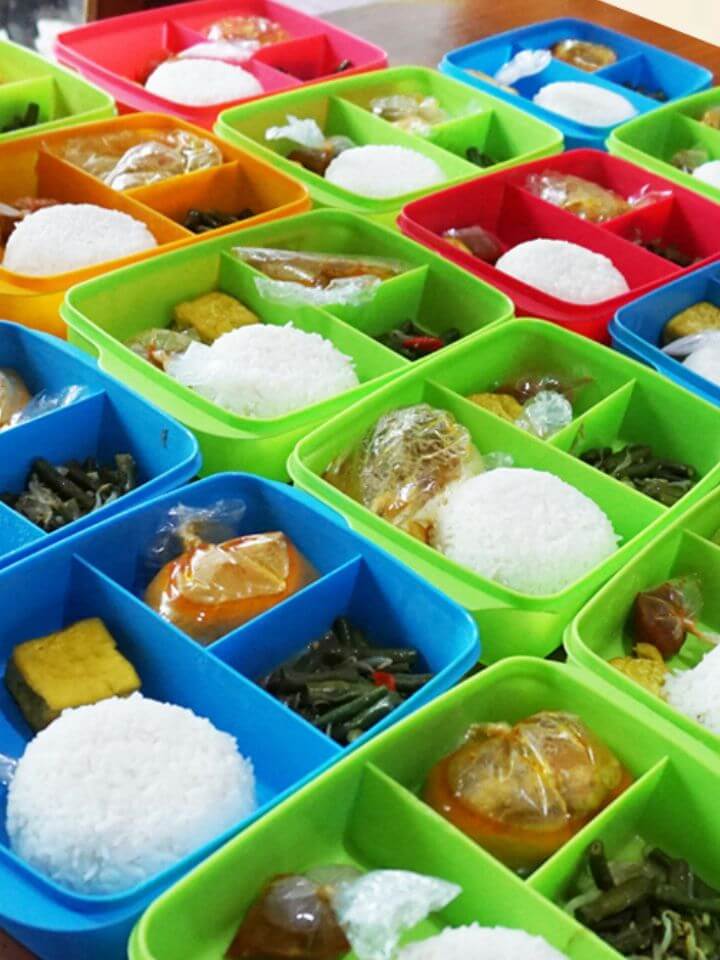 (082226001128) UTRIE Snack Catering Katering Nasi Kotak di Solo Surakarta, menerima pesanan snack kotak atau snack box Daily Catering atau catering hariran untuk Perusahaan Karyawan kantor pabrik